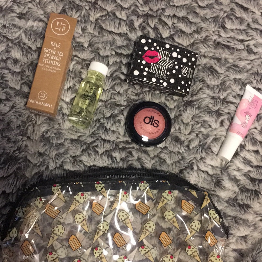 Ipsy makeup and bag